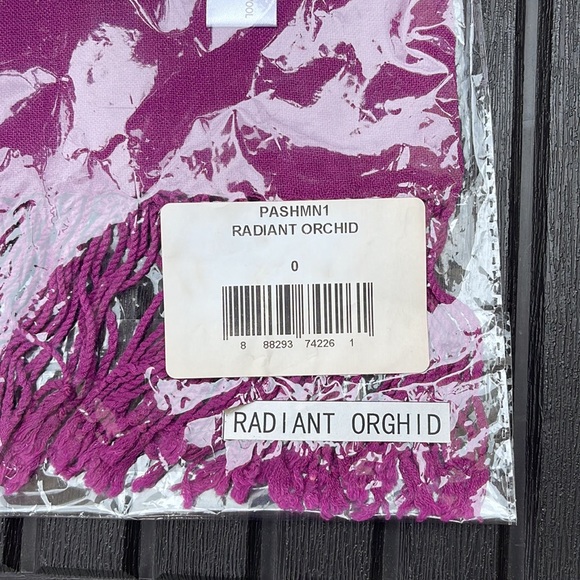 New - Radiant Orchid - Merino Wool & Silk Blend - Pashmina Scarf - Picture 11 of 12